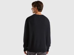 Relaxed fit sweater