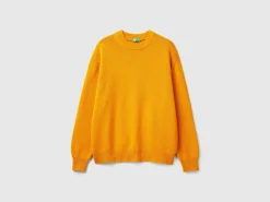 Relaxed fit sweater