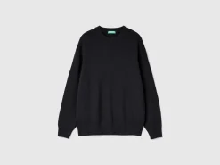Relaxed fit sweater