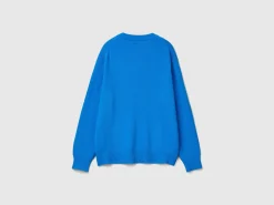 Relaxed fit sweater