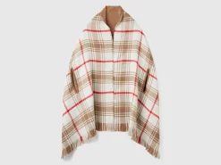 Reversible scarf cape