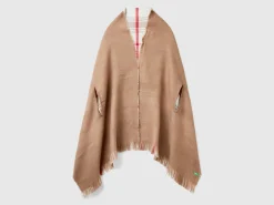 Reversible scarf cape