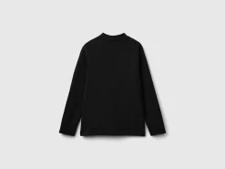 Ribbed knit turtleneck t-shirt