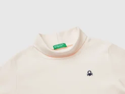 Ribbed knit turtleneck t-shirt