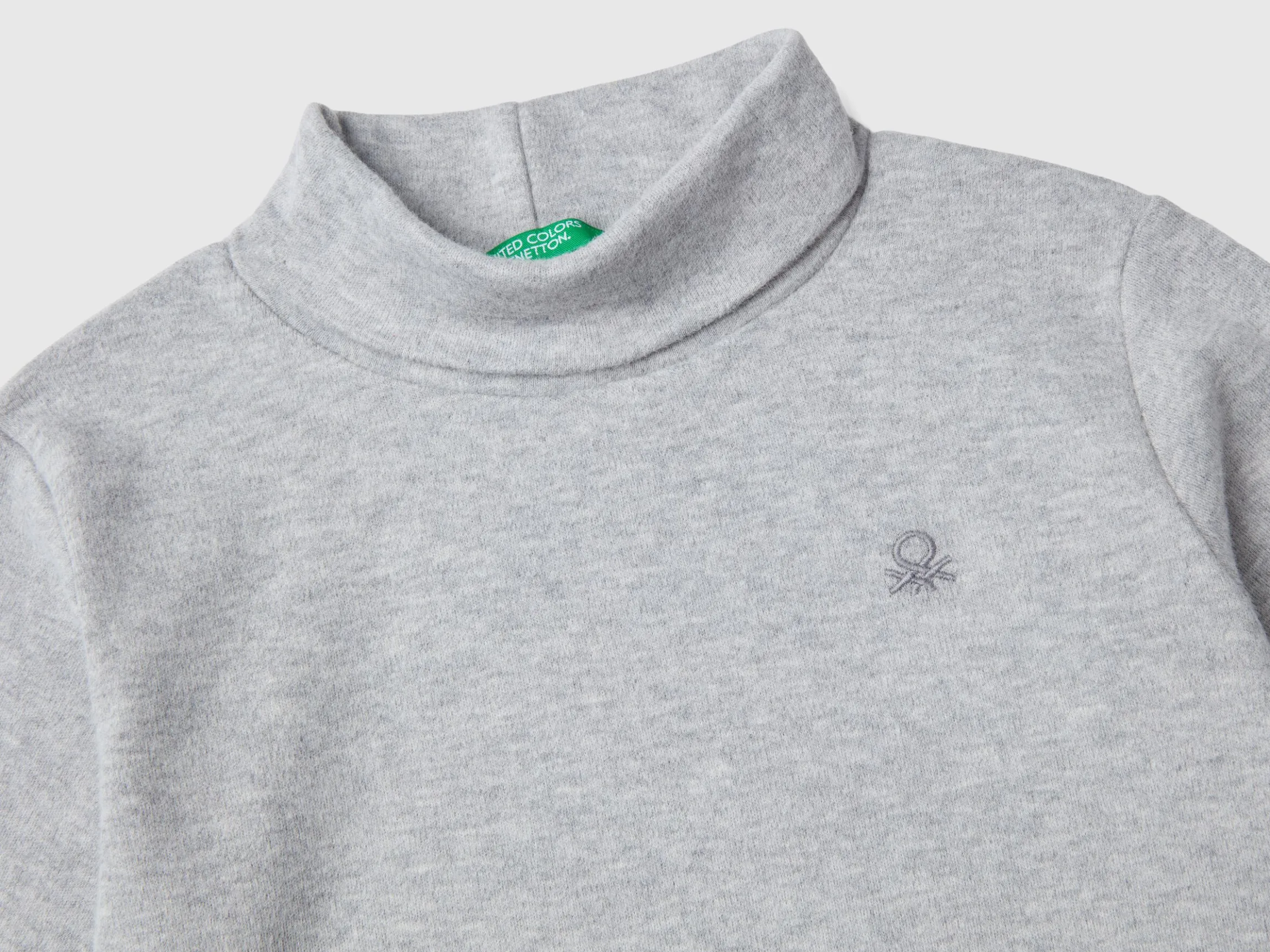 Ribbed knit turtleneck t-shirt