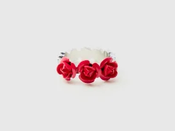 Ring with roses
