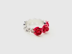 Ring with roses