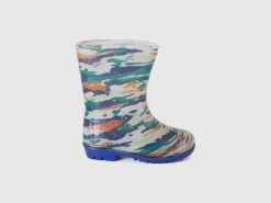 Rubber rain boots