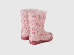 Rubber rain boots
