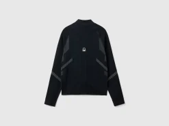 Seamless sports jacket