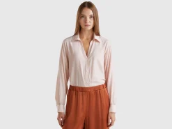 Shirt with V-neck