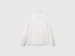 Shirt with V-neck