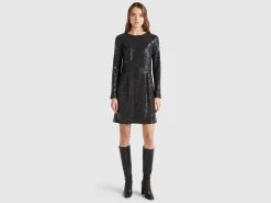 Short dress with sequins