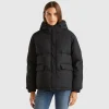 Short puffer jacket padded with recycled feathers