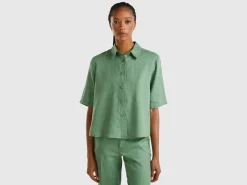 Short shirt in pure linen