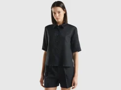Short shirt in pure linen