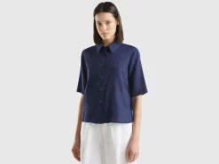 Short shirt in pure linen