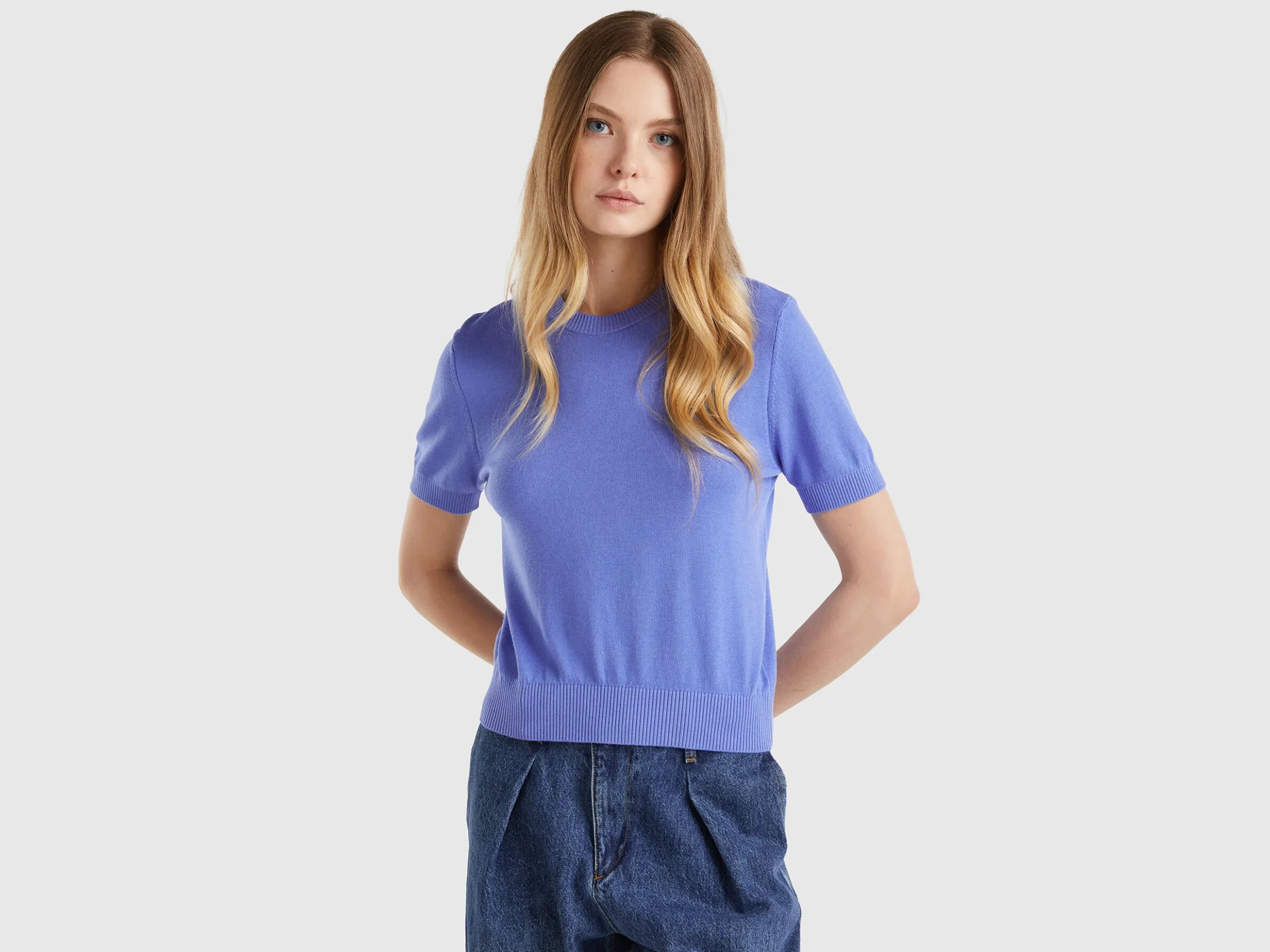 Short sleeve sweater