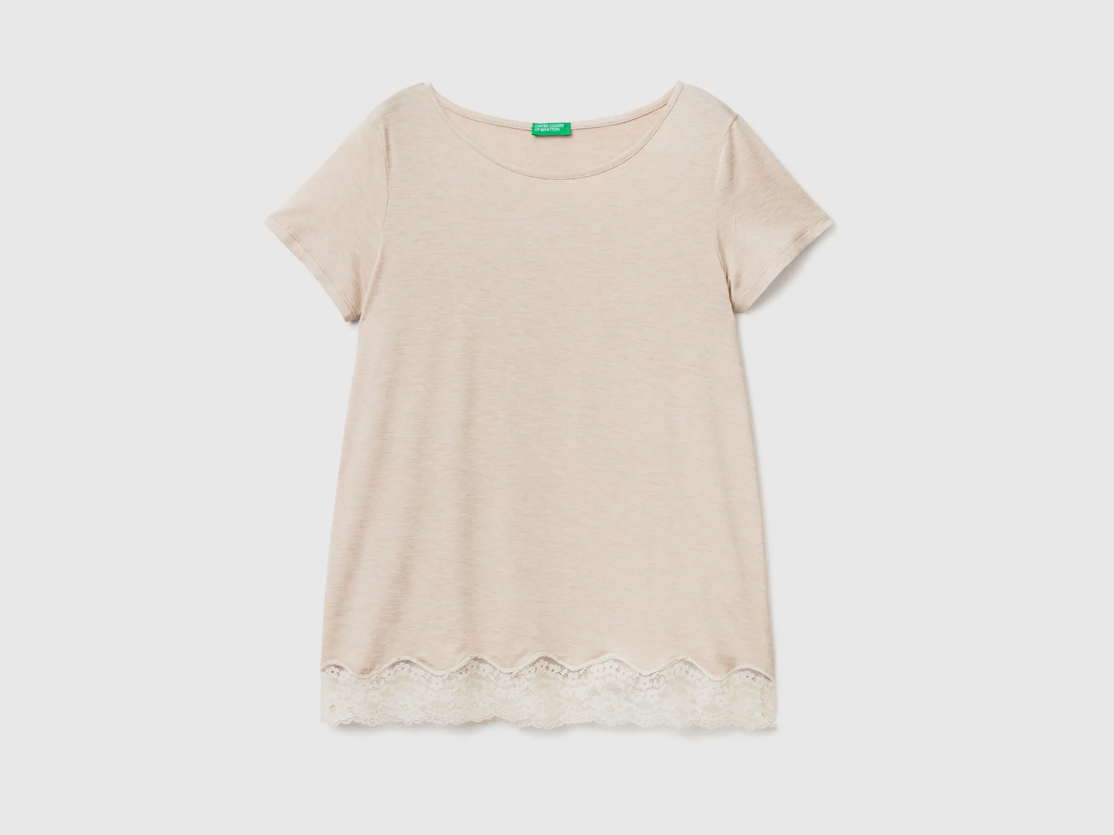 Short sleeve t-shirts with lace