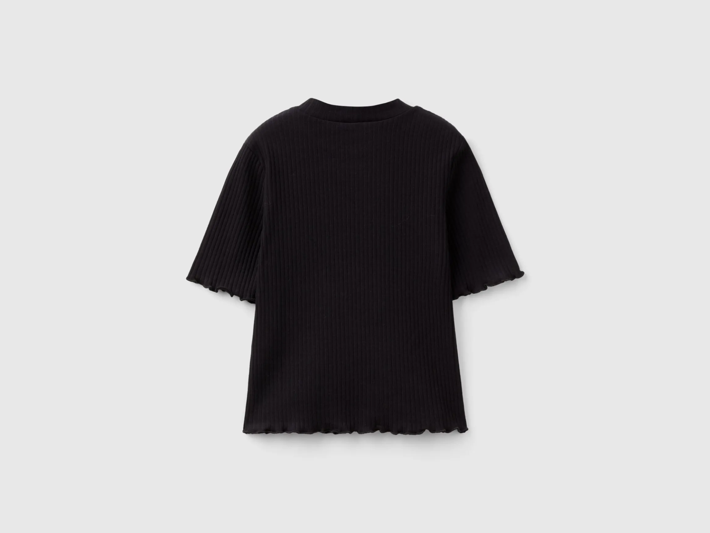 Short sleeve turtleneck t-shirt