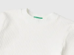 Short sleeve turtleneck t-shirt