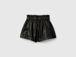 Shorts in imitation leather