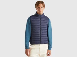 Sleeveless puffer jacket with recycled wadding
