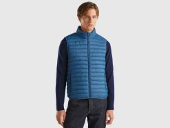 Sleeveless puffer jacket with recycled wadding