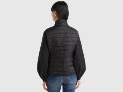 Sleeveless puffer jacket with recycled wadding