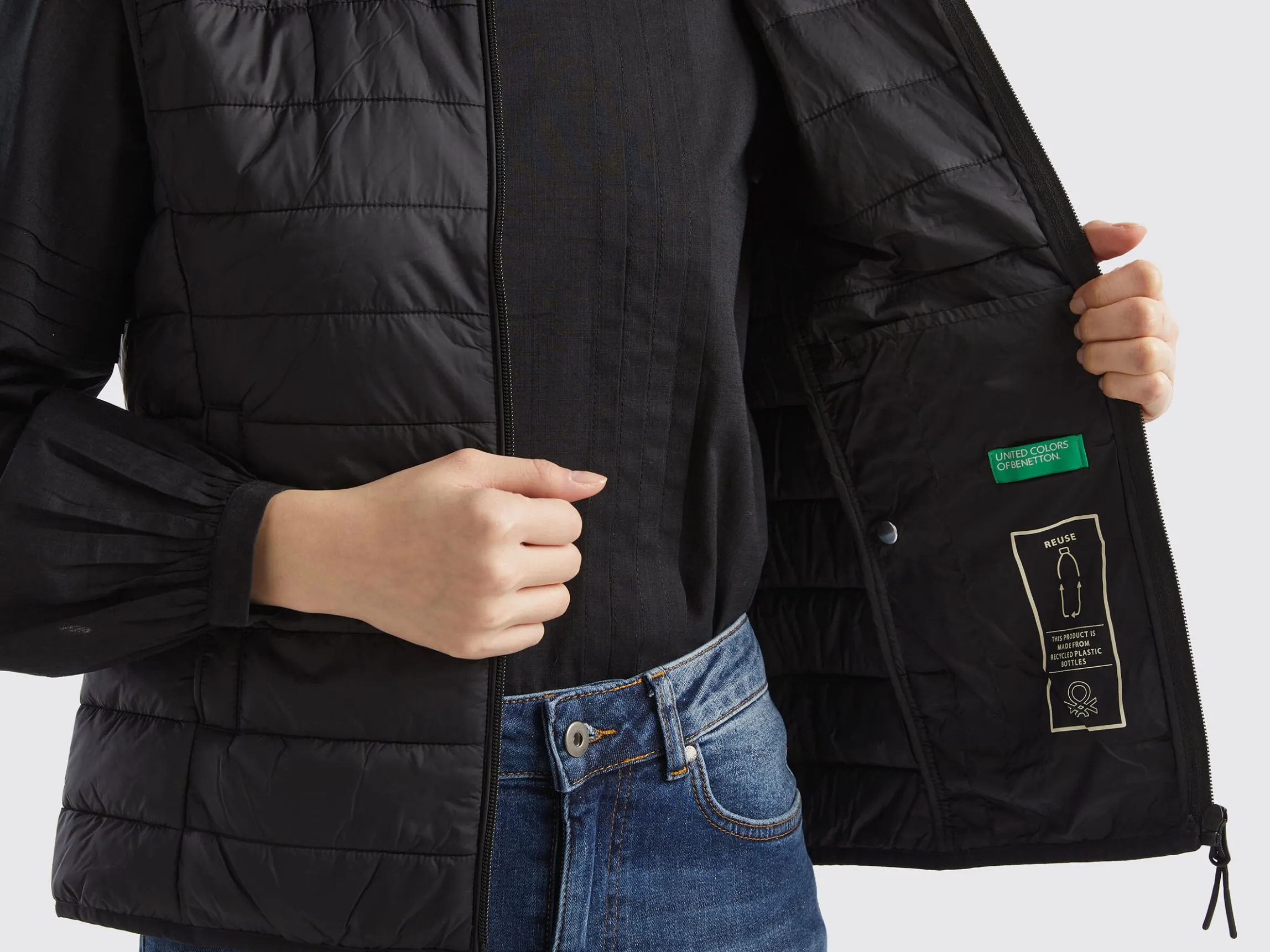 Sleeveless puffer jacket with recycled wadding