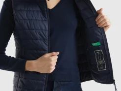 Sleeveless puffer jacket with recycled wadding