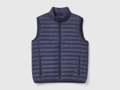 Sleeveless puffer jacket with recycled wadding