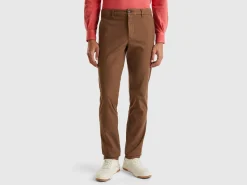 Slim fit chinos in stretch cotton