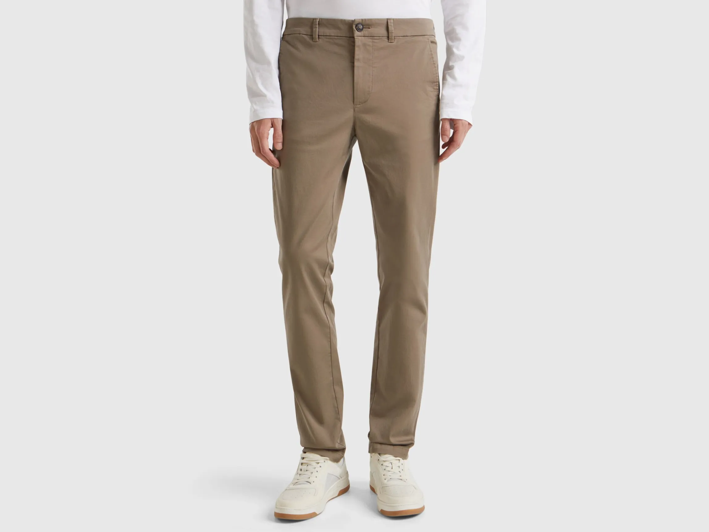 Slim fit chinos in stretch cotton