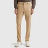 Slim fit chinos in stretch cotton