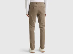 Slim fit chinos in stretch cotton