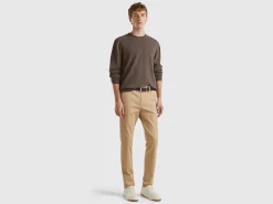 Slim fit chinos in stretch cotton
