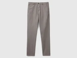 Slim fit chinos in stretch cotton