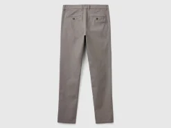 Slim fit chinos in stretch cotton