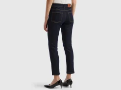 Slim fit high-waisted jeans