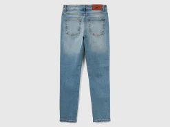 Slim fit high-waisted jeans