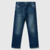 slim fit jeans