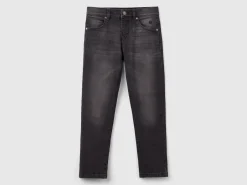 slim fit jeans