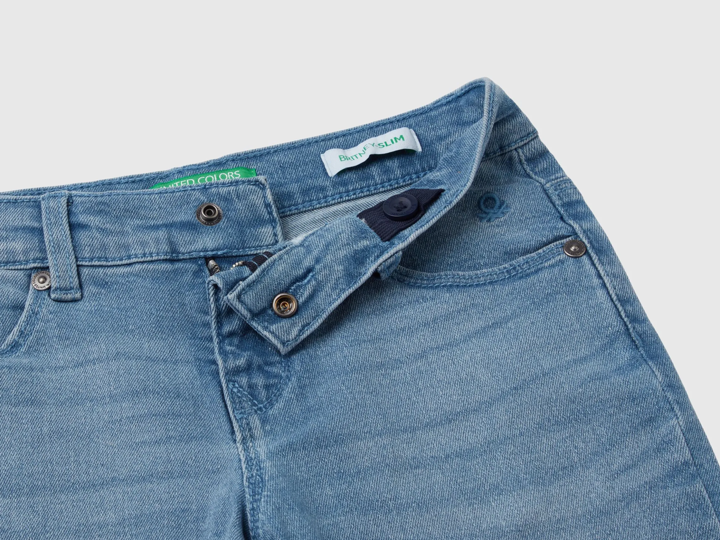 slim fit jeans