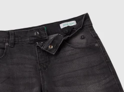 slim fit jeans