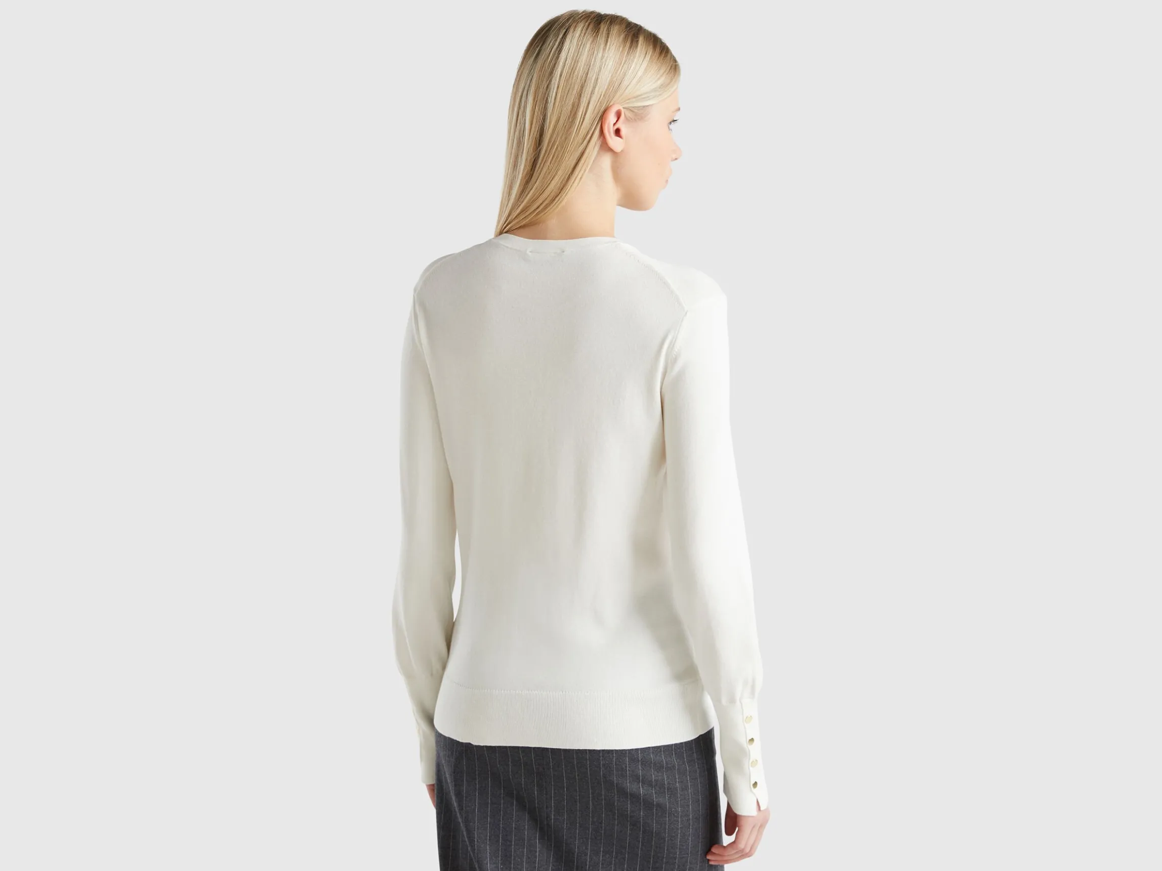 Slim fit sweater in viscose blend