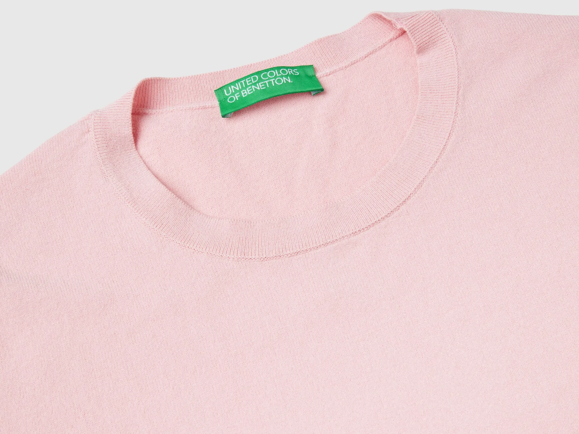 Slim fit sweater in viscose blend