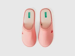 Slippers with logo