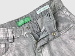 Slouchy fit jeans