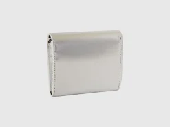 Small wallet in synthetic patent leather